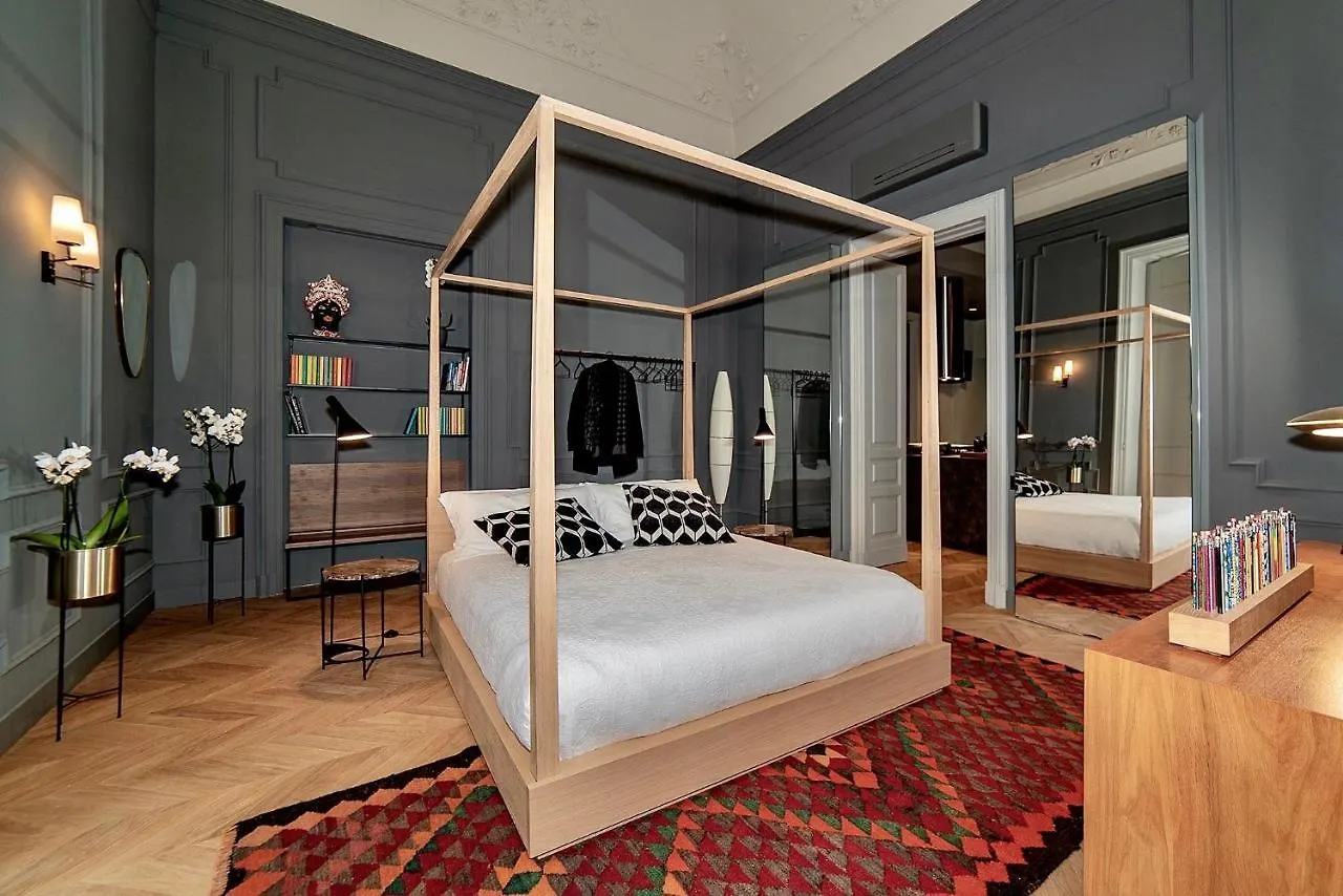 Luxury Apartment In The Center Of Catania contacts